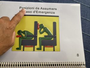 Foto Safety card posizioni emergenza_dettaglio lettura braille